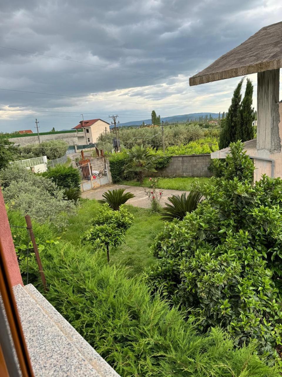 Villa Zefi Rrenc Papaj Esterno foto